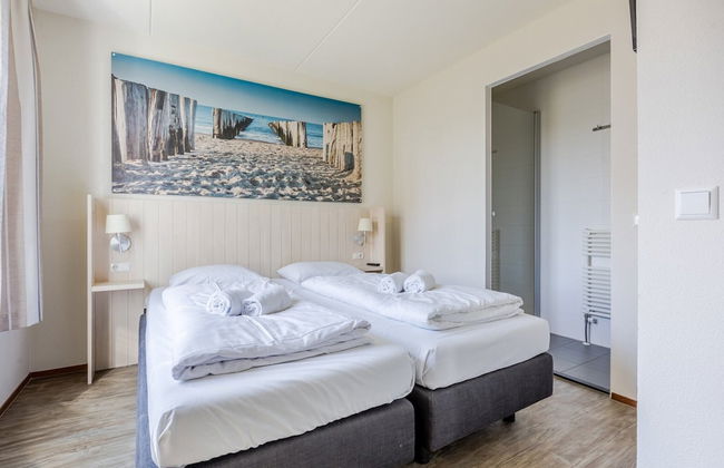 Beachside Villa + Sauna - Photo 3