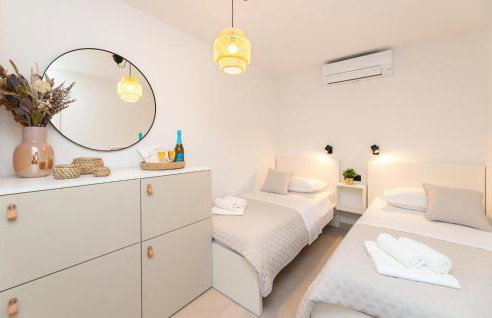 2 Bedroom Stunning Home In Nerezisca - Foto 18