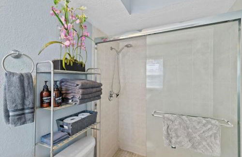 Beachside Las Olas Getaway Oasis with Pool - Foto 25