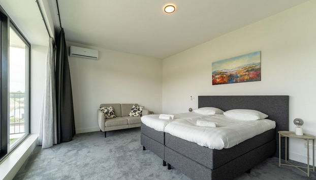 16p Spacious Villa on the Water in Zeewolde - Foto 2, Habitación