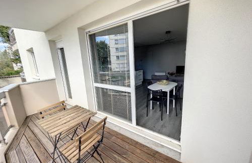 City & cosy, LYON CHARCOT- WIFI - LAVE LINGE - BALCON - PARKING - Foto 22