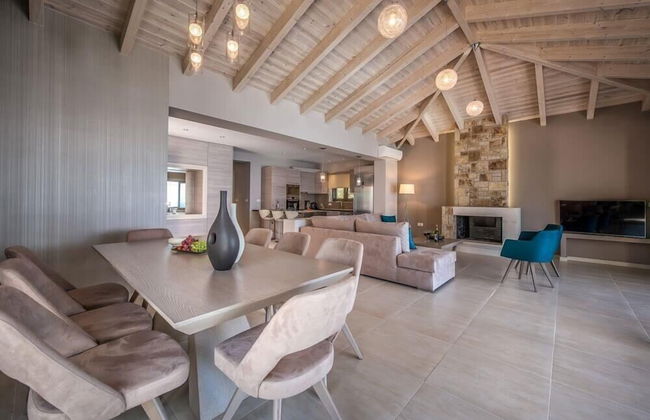 Avra Luxury Villa - Photo 11