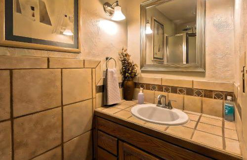 Pet-Friendly Clovis Home Yard, Pergola and Hot Tub - Foto 16