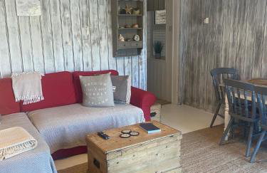 Isle 2-bed Retreat- Sleeps 4, Garden & Games Room - Foto 17