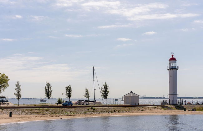 Restyled Villa Near the Beach - Photo 35