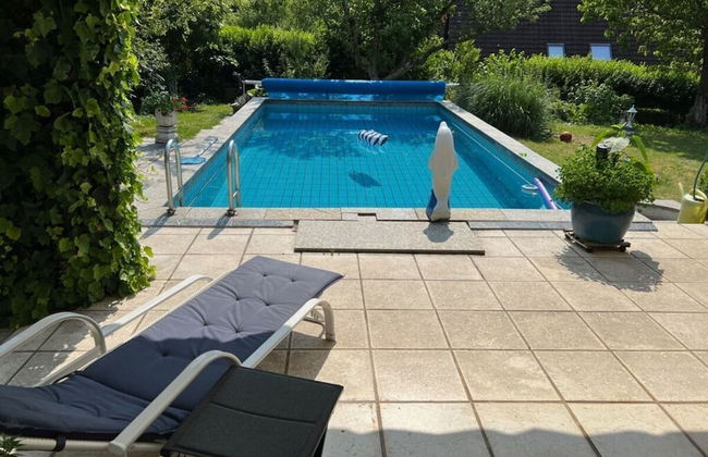 Uitzicht op het Zwembad - Foto 12