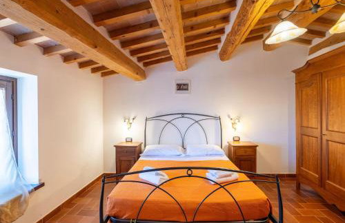 Apartment in a farmhouse with 2 swimming pools - Photo 29