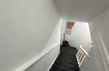 1st Studio Flat With full Private Toilet And Shower With its Own Kitchenette in Keedonwood Road Bromley A Fully Equipped Independent Studio Flat - Photo 3