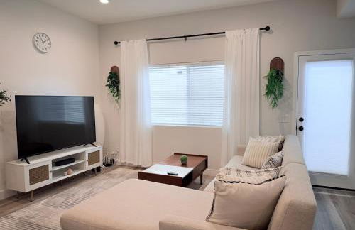 Modern Family Haven - Minutes from Disney Magic-OC - Foto 50