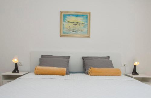 L&S Superior Apartment with Balcony near Old Town and Bačvice Beach - Photo 13
