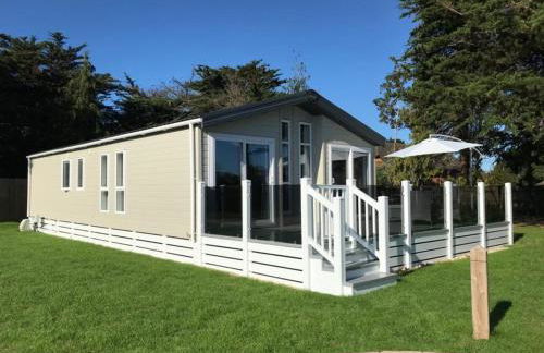 6 Berth Luxury Lodge in Christchurch, Dorset - Photo 2