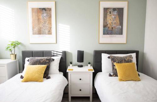 8 Bed, comfortably sleeps 10, 3 Bath house, 5 Mins Manchester Centre - Foto 9