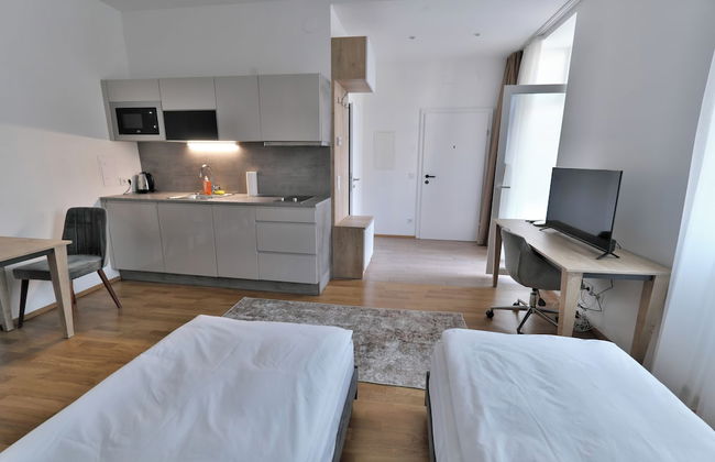 Vienna Lotus Apartment - Photo 3