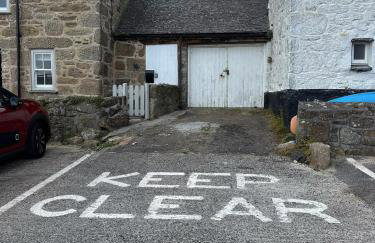 New renovated beach front cottage - Photo 16