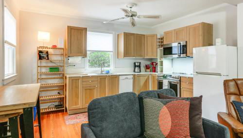 Walk Downtown Takoma Park Escape with Large Yard! - Foto 4