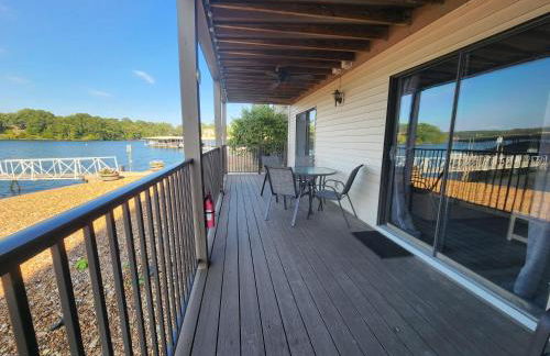 Lakefront condo with a VIEW Osage Beach - Foto 18