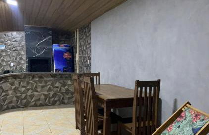 Casa com piscina bem localizada - Foto 11