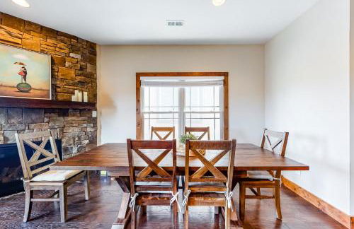 Lakefront Retreat Sleeps 6 Fireplace Boat Slip - Foto 9