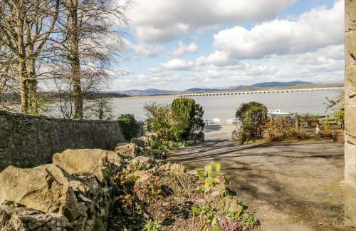 Crow's Nest - Photo 2