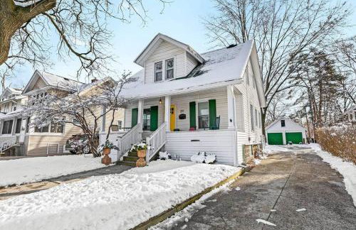 Eclectic Bungalow in the Heart of Royal Oak - Foto 13