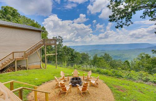 Mtn-View Gem Flat Rock Retreat with Deck and Grill! - Foto 24
