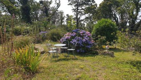 Pink Granite Coast Cottage between forest and sea - Foto 4, Garden view