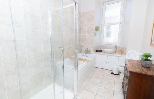 Riverview Upper Apartment - Foto 20