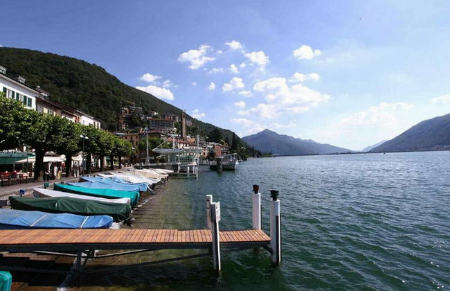 Villa in Bissone with swimming pool and garden - Photo 19