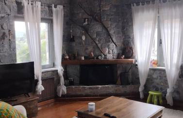 Vitina Number 5 House - Photo 1