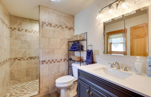 Hill City Log Cabin Along Newton Creek! - Foto 16