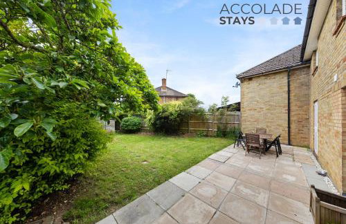 3 bed, 2 Bath, Sleeps 6, with Free Parking & WiFi, ideal for contractors and families - Foto 17