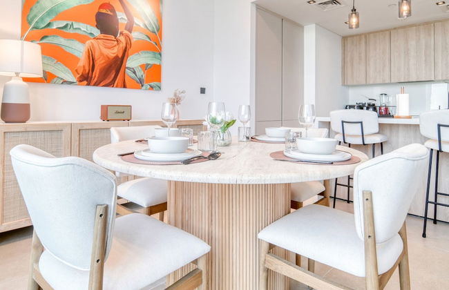 Luxe and Modern Duplex in Difc - Photo 26