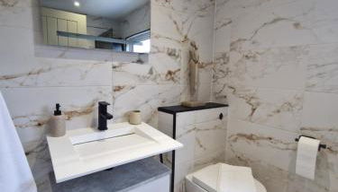 Modern Detached 3 bedroom home with off-road parking & bike store - Foto 5, towels