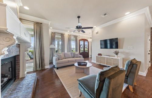 Gameday Getaway - Pool - King Bed - Sports Complex - Foto 7