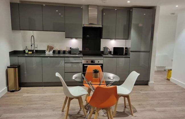 Balcony View Apartment- Sleeps 5 & Private Parking - Foto 9