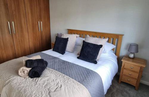 Windsor property near Legoland with free parking - Photo 16