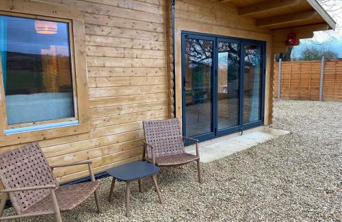 Inviting 2-Bedroom Cabin in Ashton Under Hill - Foto 15