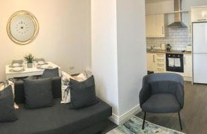 Aisiki Living at Upton Road, Multiple 1, 2, or 3-Bedroom Apartments, King or Twin Beds with Free WiFi & Parking Space - Foto 94