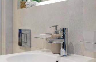 Modern En-suite Double - Queens Park - Foto 10