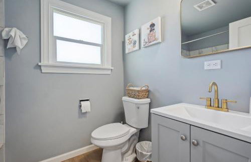 Spacious 5B2B home 5 min to airport with AC, Game Room, WiFi, Parking - Photo 36