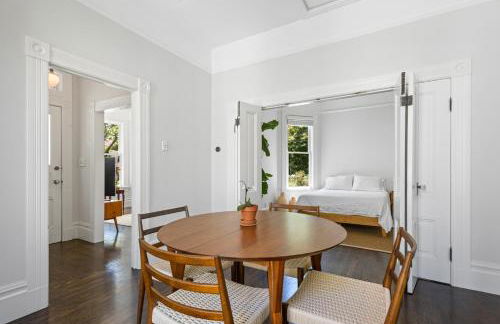 Minimalistic 1885 Queen Anne Cottage 2B-2B Upper Level Flat in Alameda - Foto 9