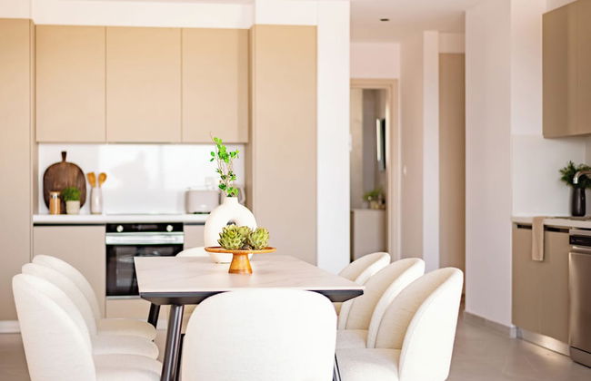 Sanders Eduardovich Limassol - Foto 43