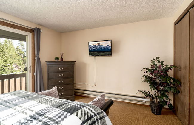 Huckleberry House - Photo 5