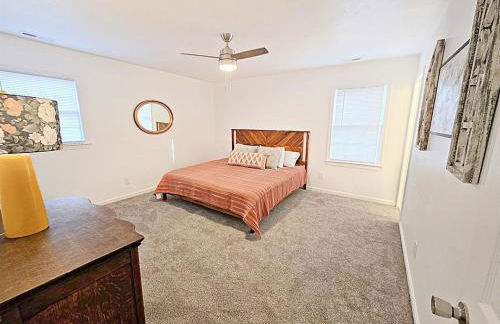 The Green Cardinal 4BR2BA Sleeps up to 7 - Foto 3