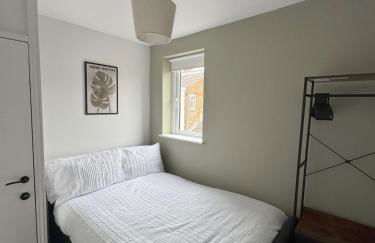 Stylish 3 Bed House in Fratton with Garden & Parking, Sleeps 6 - Foto 20