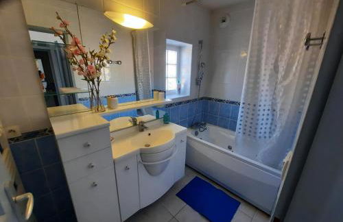 Les Romarins, appartement impeccable et son parking privé - Foto 6