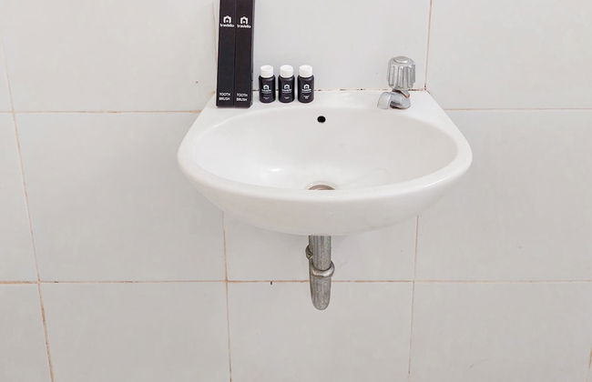 Minimalist Studio Room At Aeropolis Residence Apartment - Foto 10