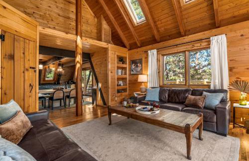 Timber A-Frame, Large Deck, Hot Tub, Fireplace - Foto 31