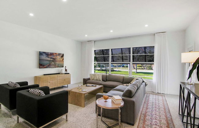 La Casa Blanca Minutes From the Beach! - Foto 15