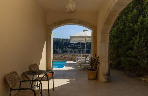 Ilys Home, a Country-chic Retreat with Pool & BBQ, By ThinkVilla - Photo 51